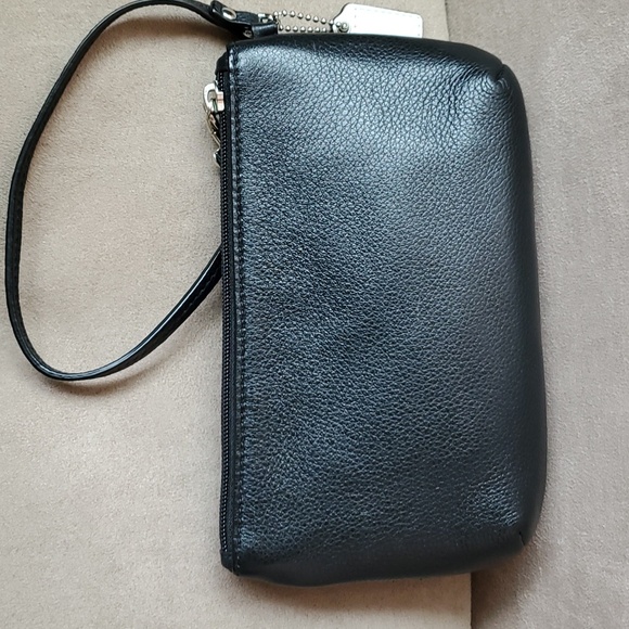 Coach - Leather clutch bag with strap. Colour: Black - Picture 3 of 9